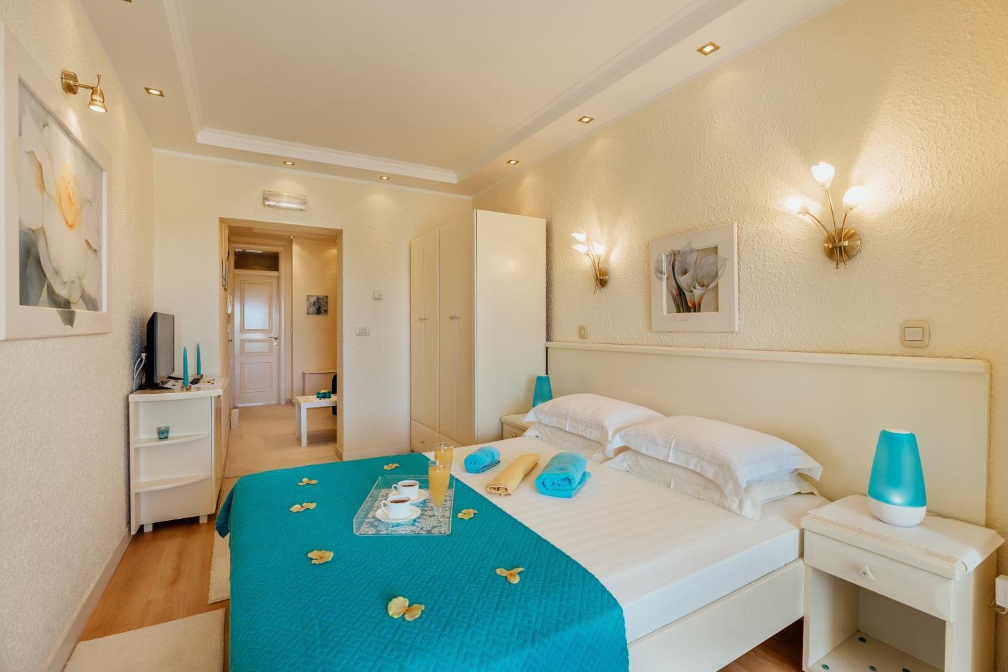 Apartments Porobic Herceg Novi Esterno foto